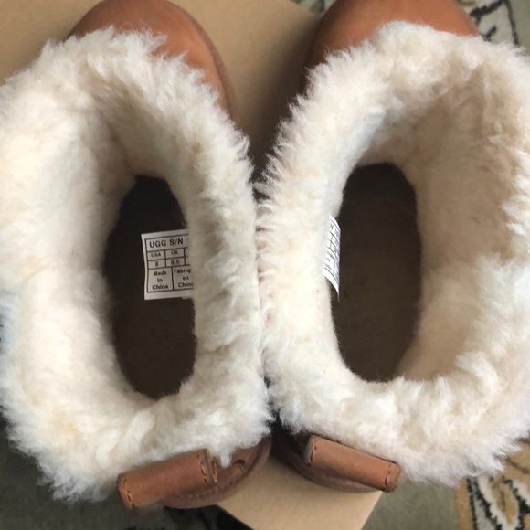 UGG - Picture 9 of 13